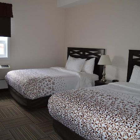 Auberge Macdonald Guest Inn Iroquois Falls Exteriör bild