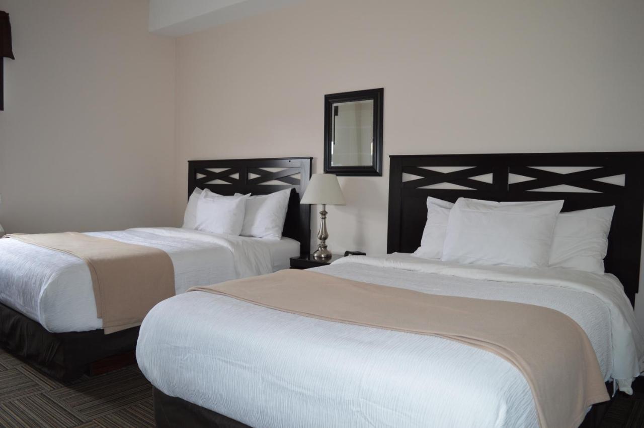 Auberge Macdonald Guest Inn Iroquois Falls Exteriör bild