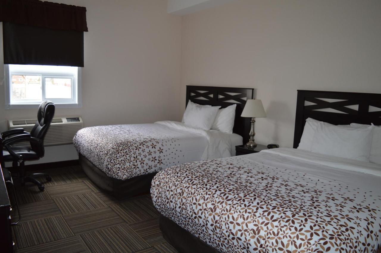 Auberge Macdonald Guest Inn Iroquois Falls Exteriör bild